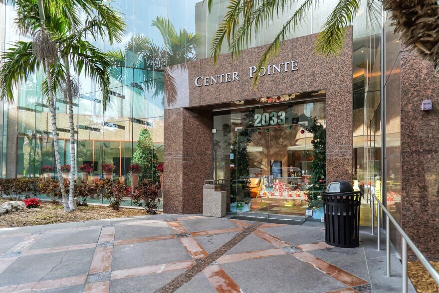 More Photos Of 2033 Main St, Sarasota Office For Lease