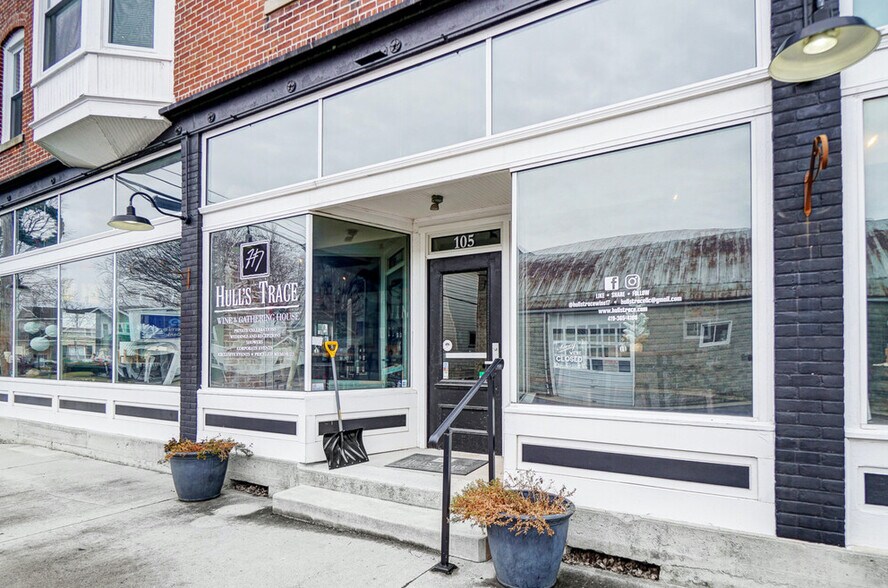 More Photos Of 105 E Liberty St, Arlington Restaurant For Sale