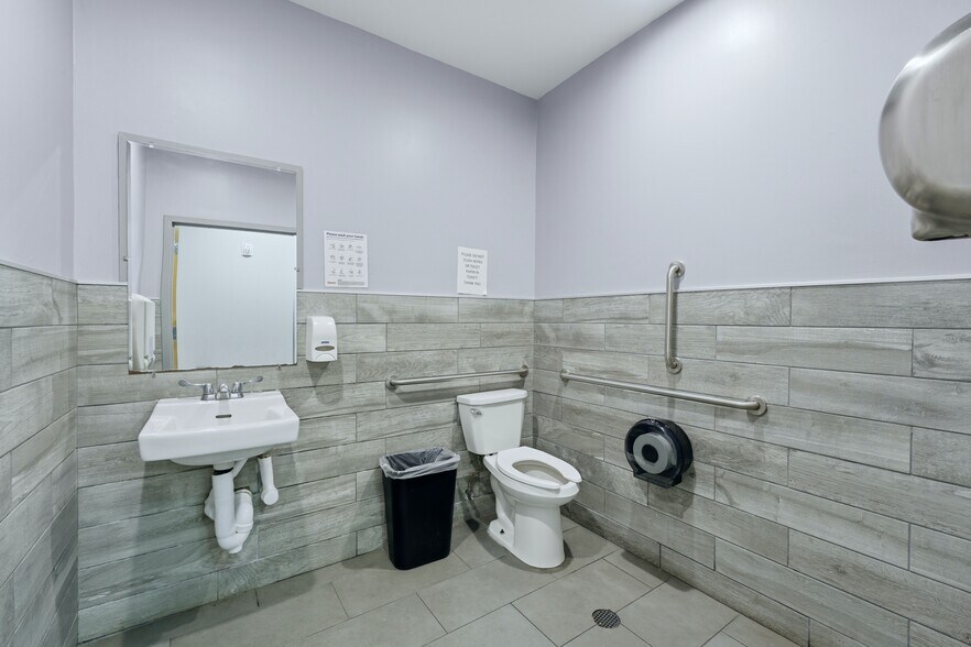 More Photos Of 430-432 Broadway, Bayonne Storefront For Lease
