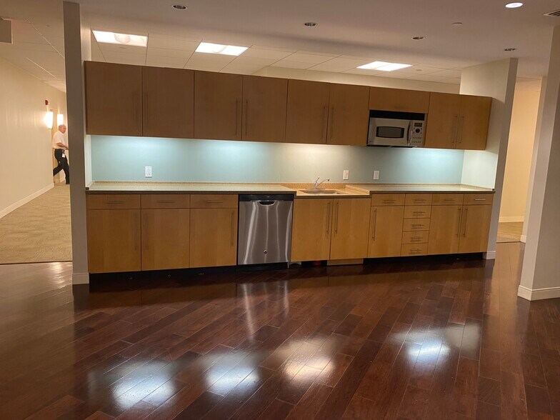 More Photos Of 1727-1729 King St, Alexandria Office For Lease