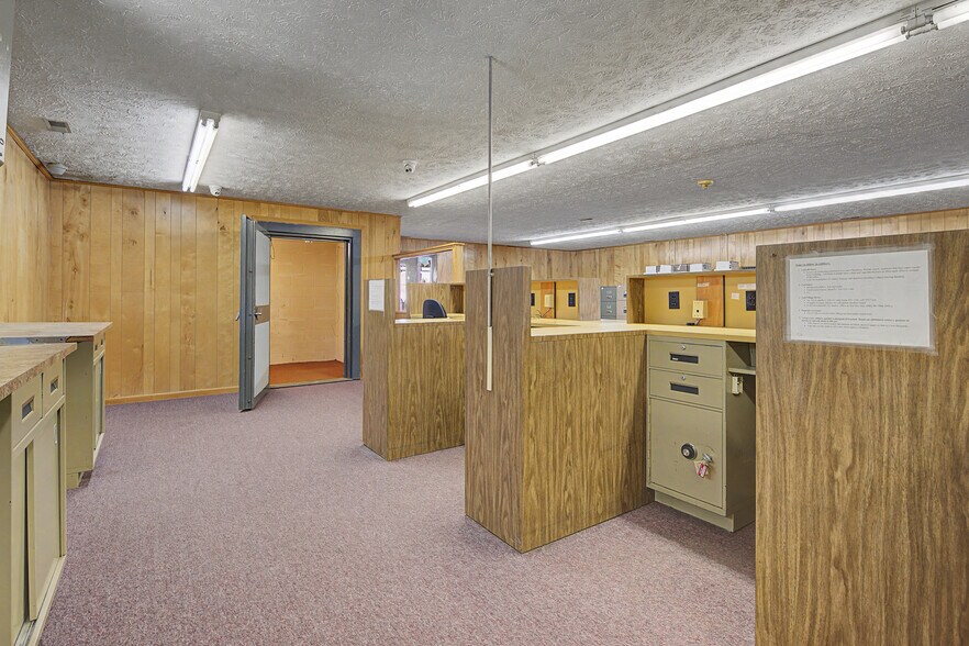 More Photos Of 219 N Main St, Spring Lake Bank For Sale