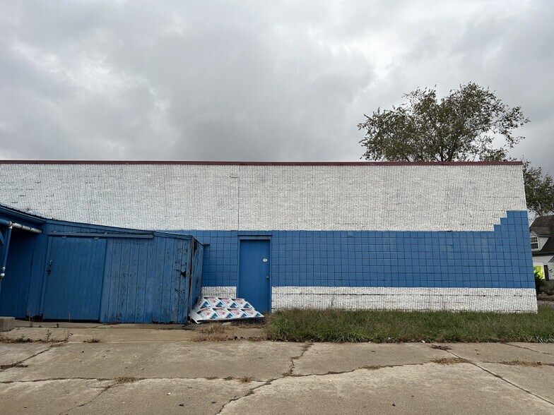 More Photos Of 901 Elliott Dr, Middletown Carwash For Sale