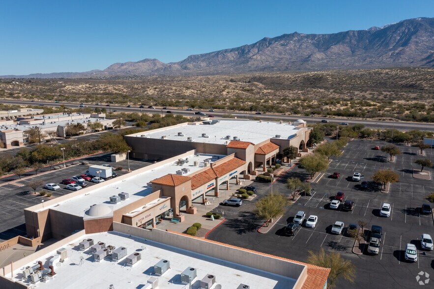 More Photos Of 12995-13005 N Oracle Rd, Tucson Freestanding For Lease