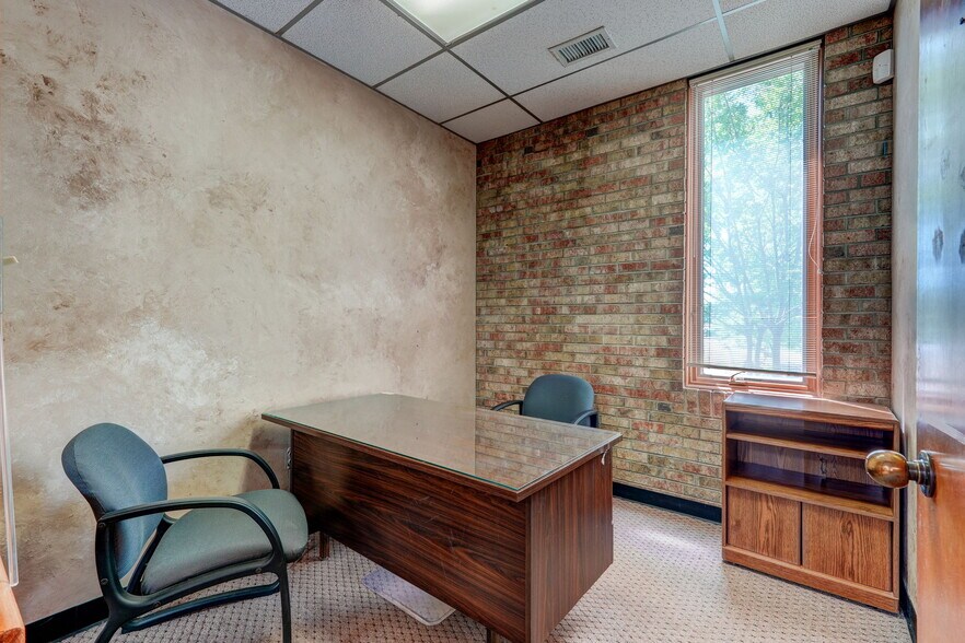More Photos Of 3311 Burlington Rd, Greensboro Office For Sale