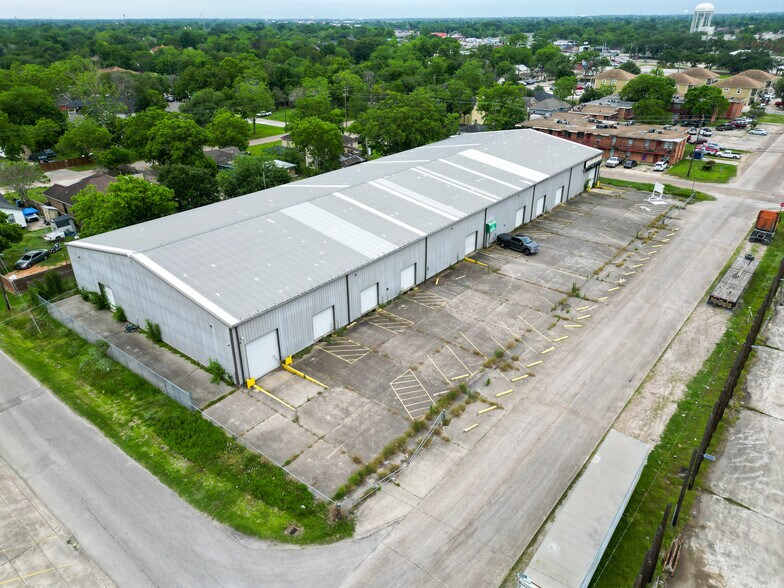 More Photos Of 1001 Dumont St, South Houston Distribution For Lease