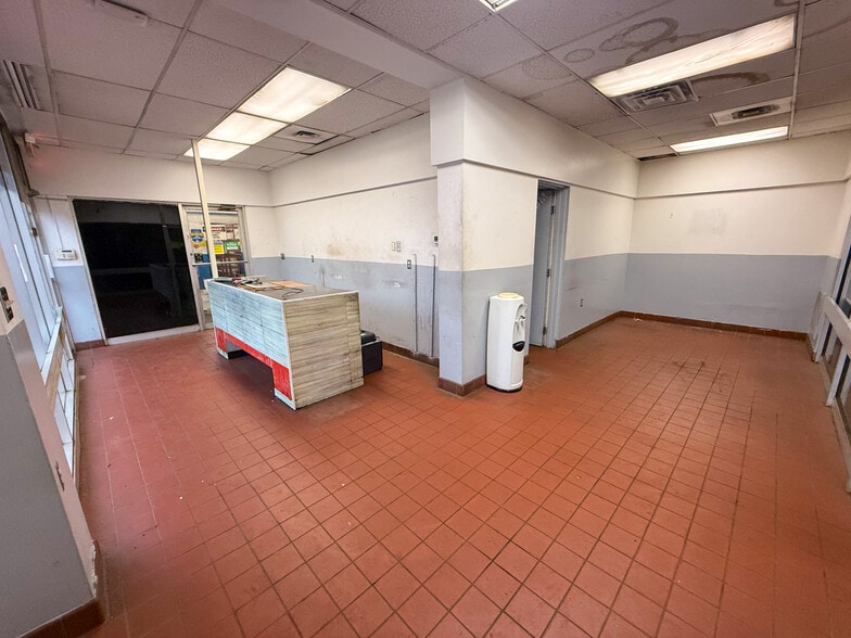 More Photos Of 901 Penn Ave, Pittsburgh Auto Repair For Sale