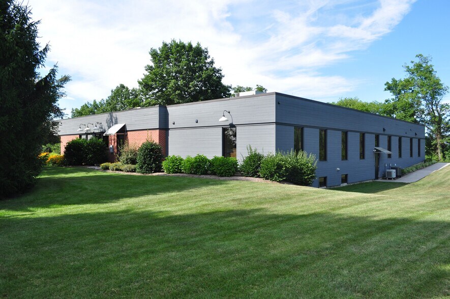 More Photos Of 475 N Weaber St, Annville Office For Lease