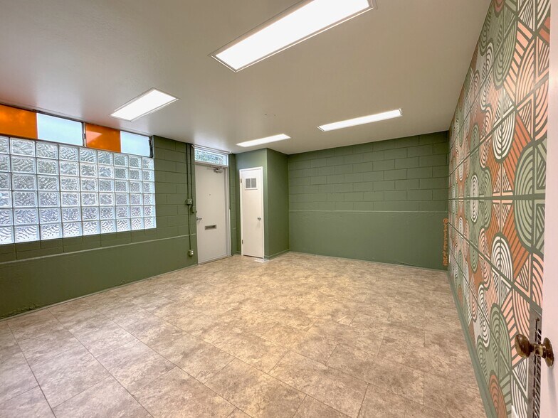 More Photos Of 5815 Fremont St, Oakland Warehouse For Lease