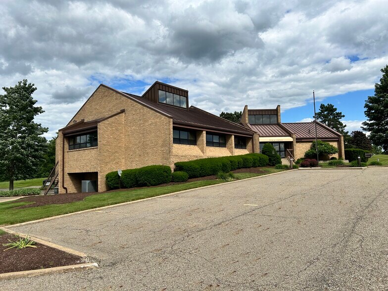 More Photos Of 5771 Mayfair Rd, North Canton Office Residential For Lease