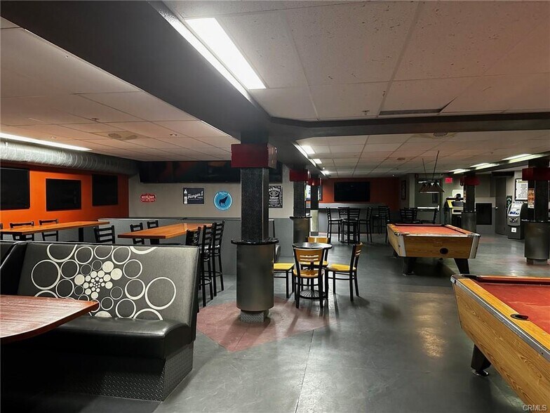 More Photos Of 200 Wall St, Chico Bar For Sale