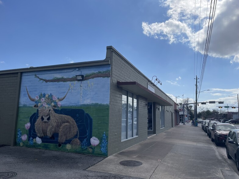 More Photos Of 235-249 W 19th St, Houston Unknown For Lease