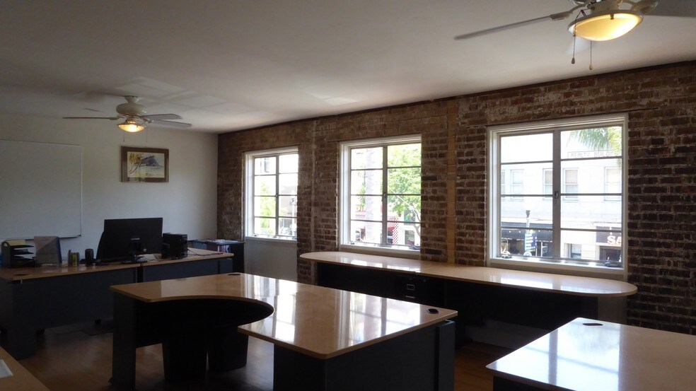 More Photos Of 451-461 E Main St, Ventura Storefront For Lease