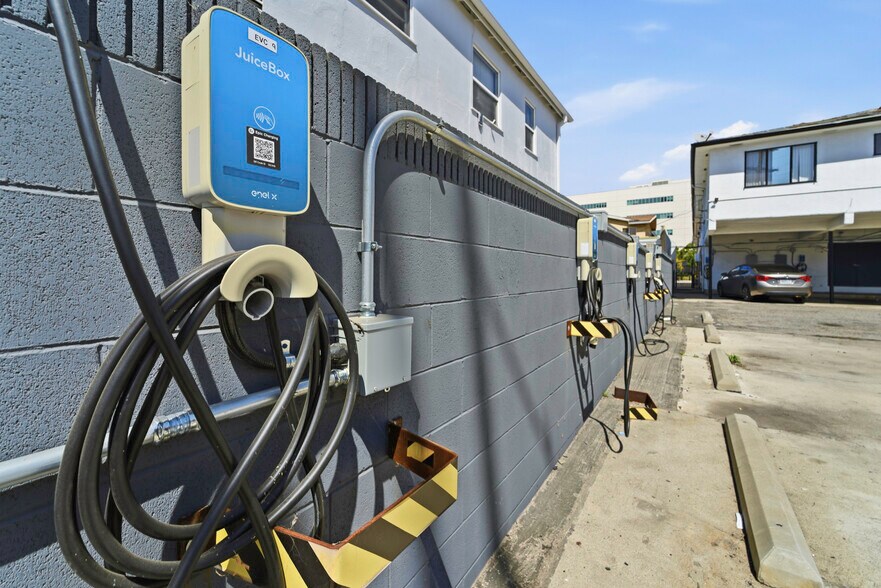 More Photos Of 6036 Cadillac Ave, Los Angeles Multifamily For Sale