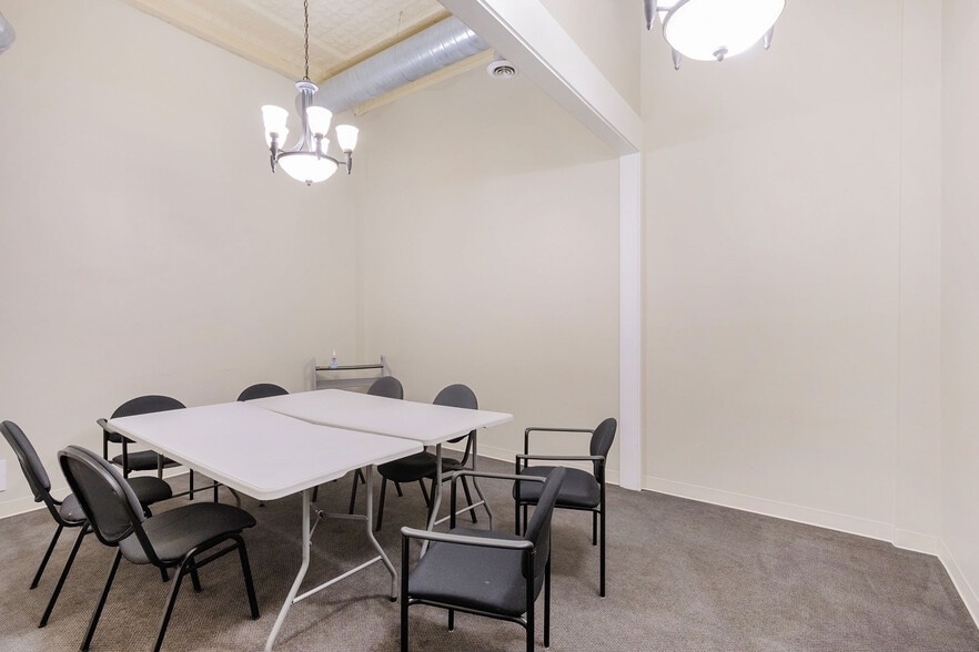 More Photos Of 319 N Burdick St, Kalamazoo Apartments For Lease