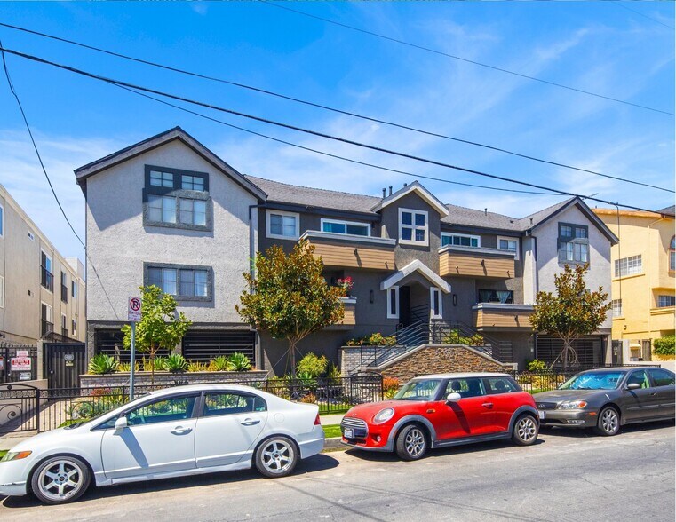 More Photos Of 5325 Denny Ave, North Hollywood Apartments For Sale