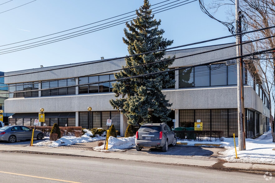 More Photos Of 5415 Rue Paré, Mt Royal Office For Lease