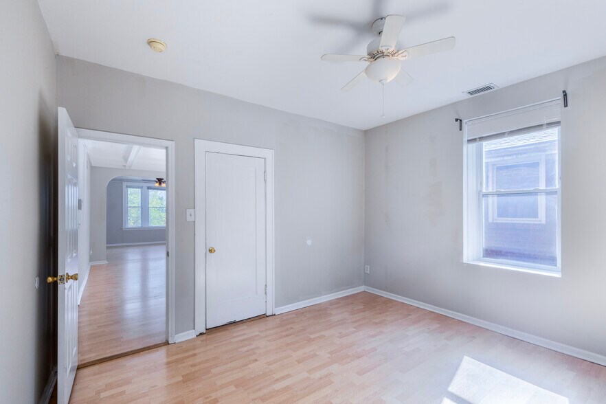 More Photos Of 5617 S Kingshighway Blvd, Saint Louis Multifamily For Sale