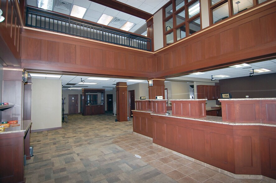 More Photos Of 102 E Main St, Washington Office For Sale