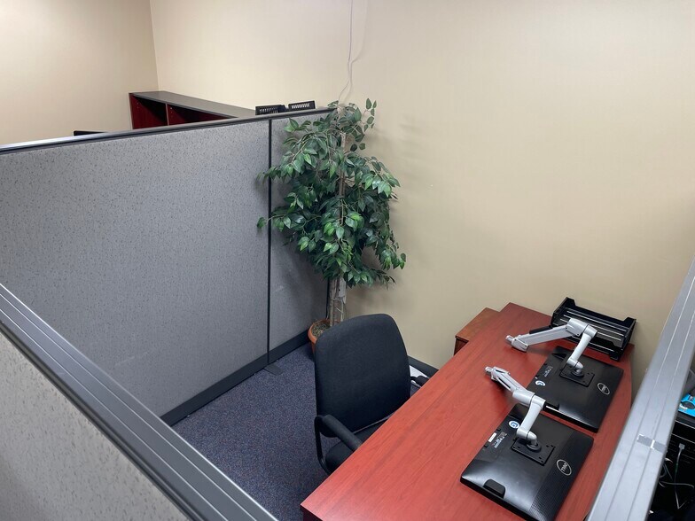 More Photos Of 1 Bow Ridge Rd, Cochrane Office For Lease