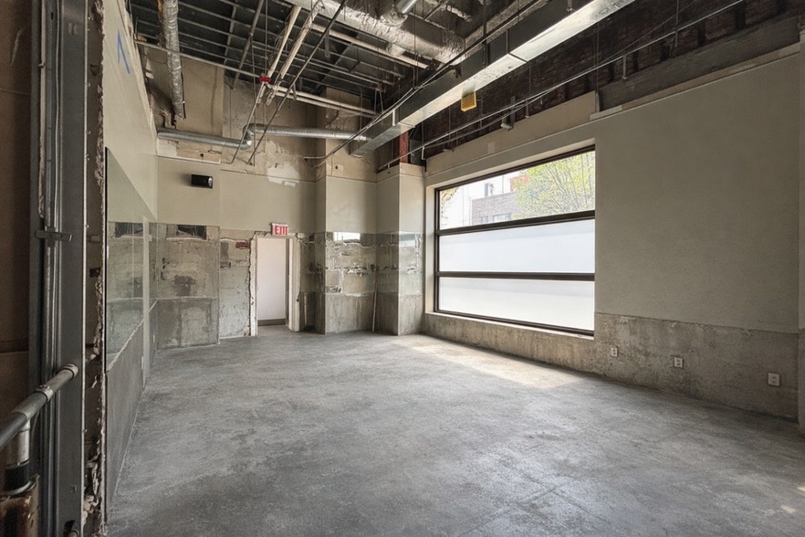 More Photos Of 41 Box St, Brooklyn Office For Lease