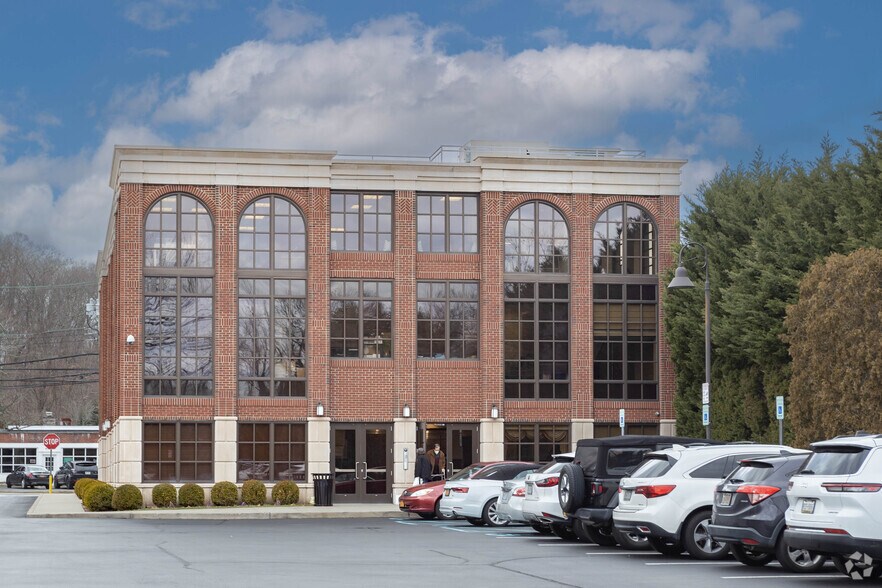 More Photos Of 224 Wall St, Huntington Loft Creative Space For Lease