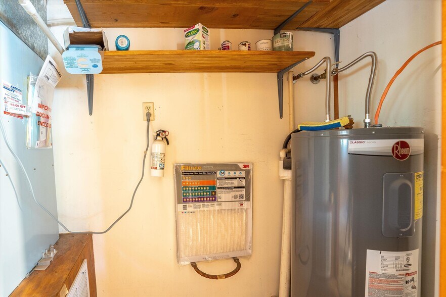 More Photos Of 22 Chaparral Dr, Fredericksburg Storefront Retail Office For Sale