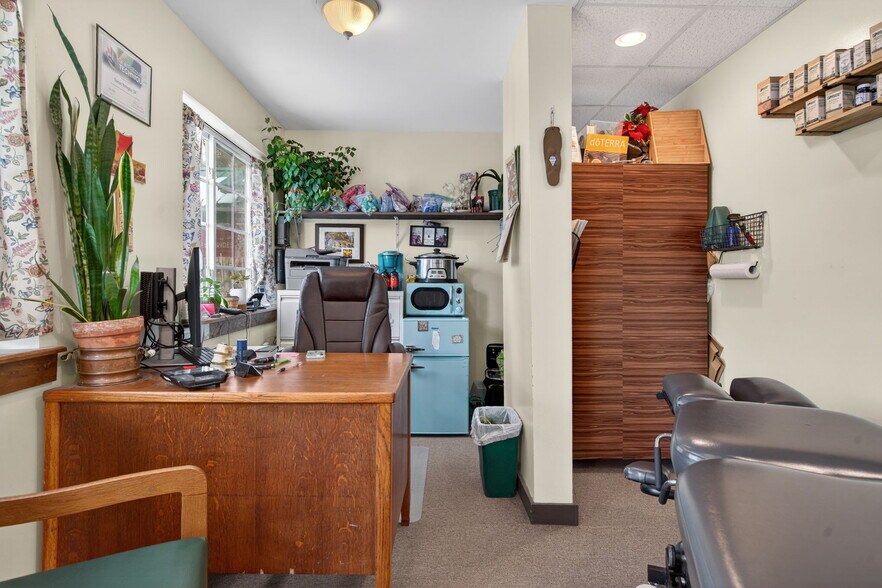 More Photos Of 2353 State Highway 80, West Burlington Freestanding For Sale