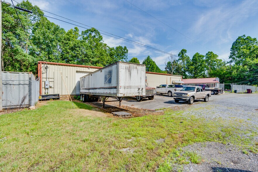 More Photos Of 5560 Highway 19 E, Hampton Manufacturing For Sale