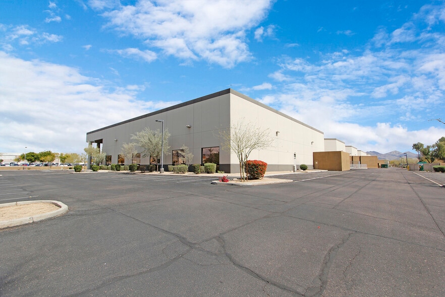 More Photos Of 7499 E Paradise Ln, Scottsdale Industrial For Sale