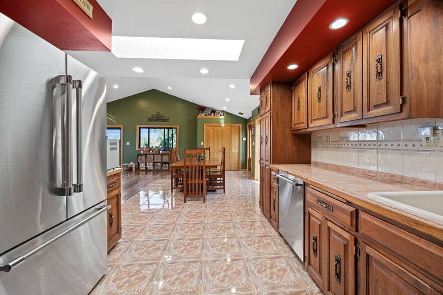 More Photos Of 12820 Main St, Lemont Showroom For Sale