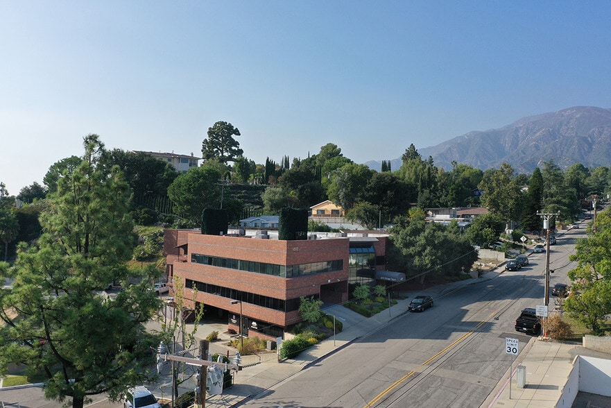More Photos Of 4515 Ocean View Blvd, La Cañada Flintridge Medical For Lease