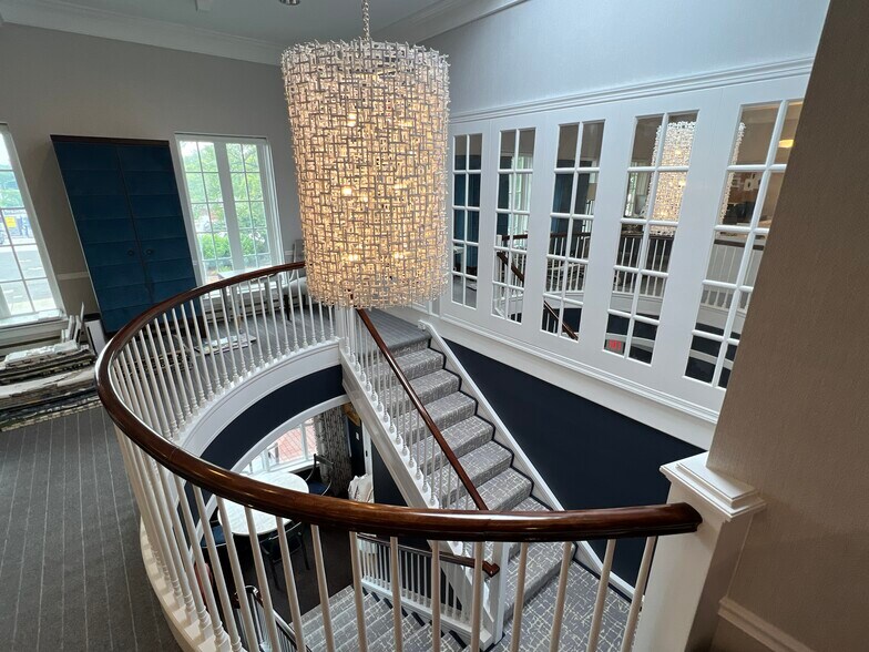 More Photos Of 21 South Ave, New Canaan Storefront Retail Office For Lease