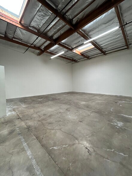 More Photos Of 236 S 8th Ave, City of Industry Warehouse For Lease