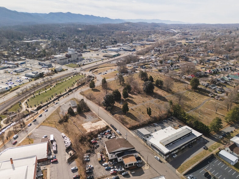 More Photos Of 213 S Boone St, Johnson City Restaurant For Sale