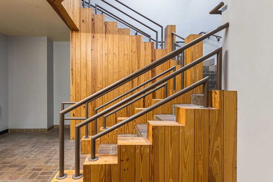 More Photos Of 90 Asheland Ave, Asheville Medical For Sale