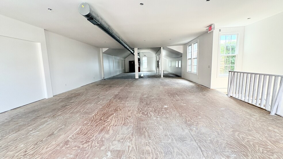 More Photos Of 317 Warren St, Hudson Storefront Retail Residential For Lease