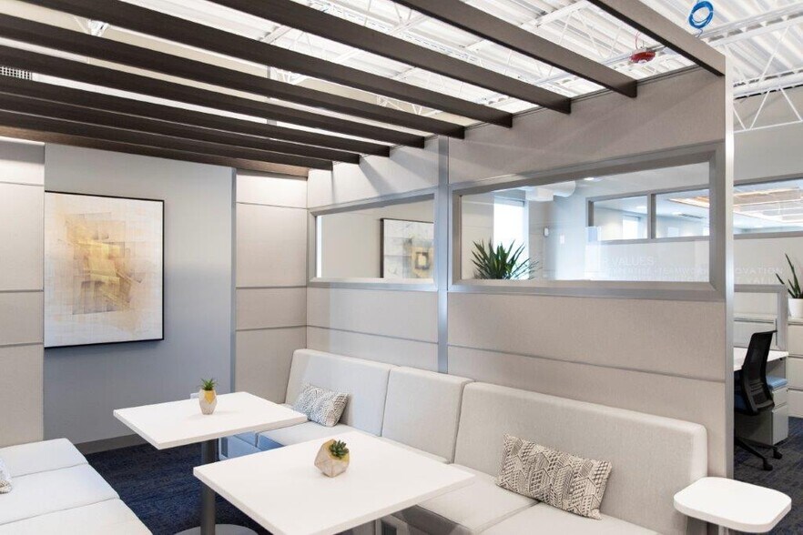 More Photos Of 227 W Judd St, Woodstock Office For Sale