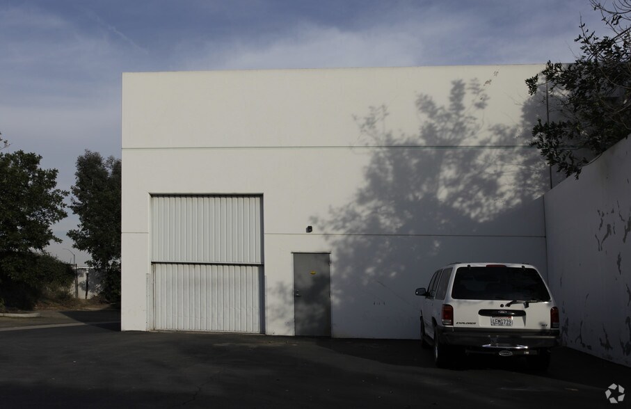 More Photos Of 4265 E Airport Dr, Ontario Warehouse For Lease