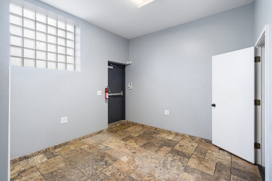 More Photos Of 353 Railroad Ave, Hackensack Warehouse For Lease