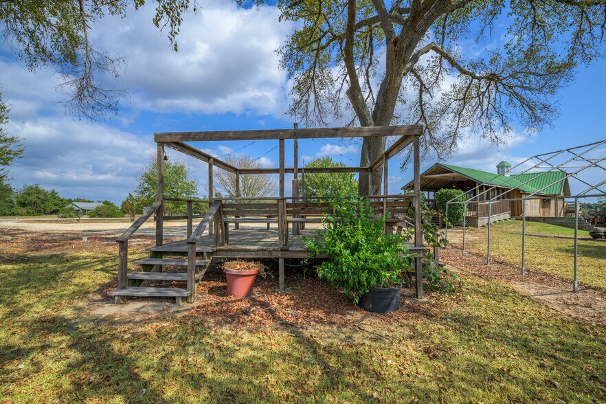 More Photos Of 1441 Salem Rd, Brenham Specialty For Sale