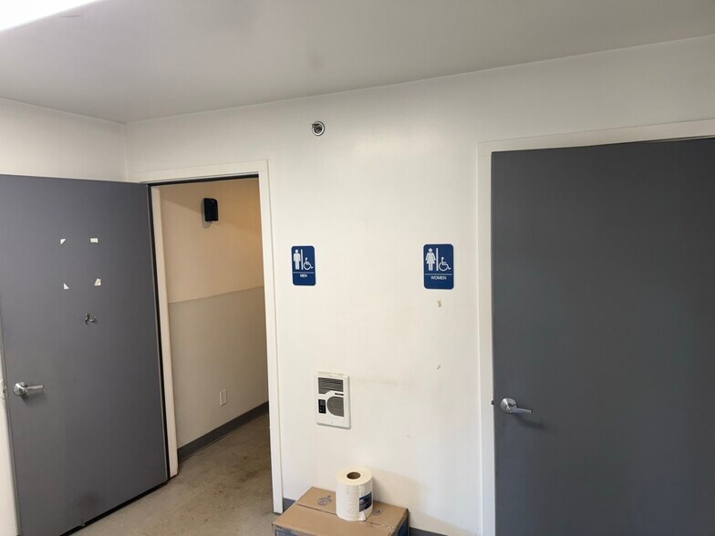 More Photos Of 2021 N Redwood Rd, Salt Lake City Warehouse For Lease