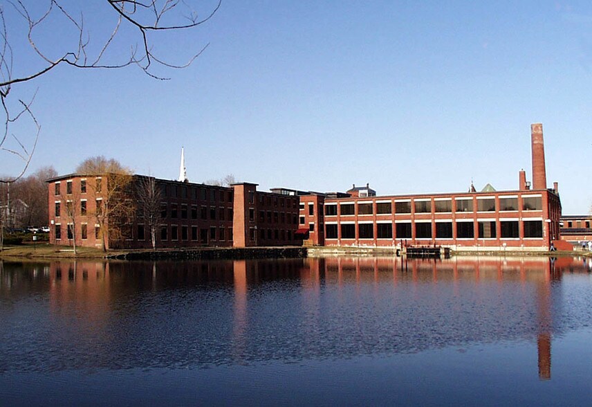 More Photos Of 40-50 High St, North Andover Research And Development For Lease