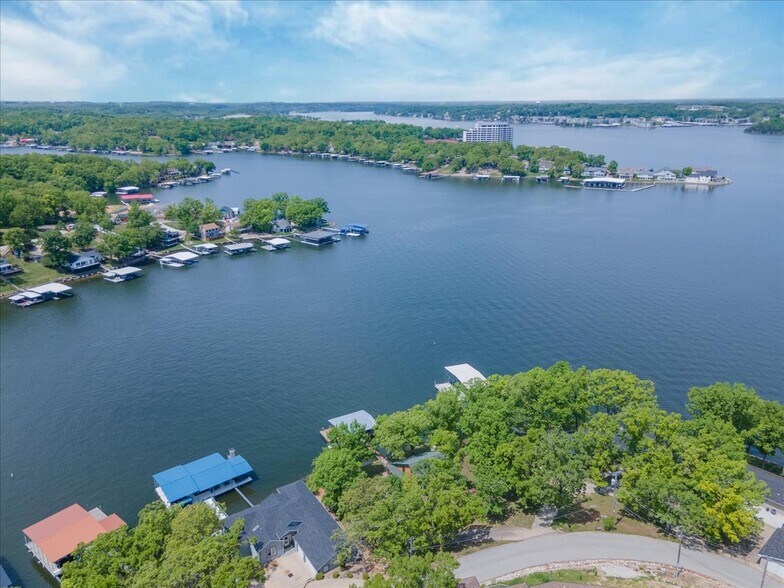 More Photos Of 415 Gardenia Cir, Sunrise Beach Hospitality For Sale