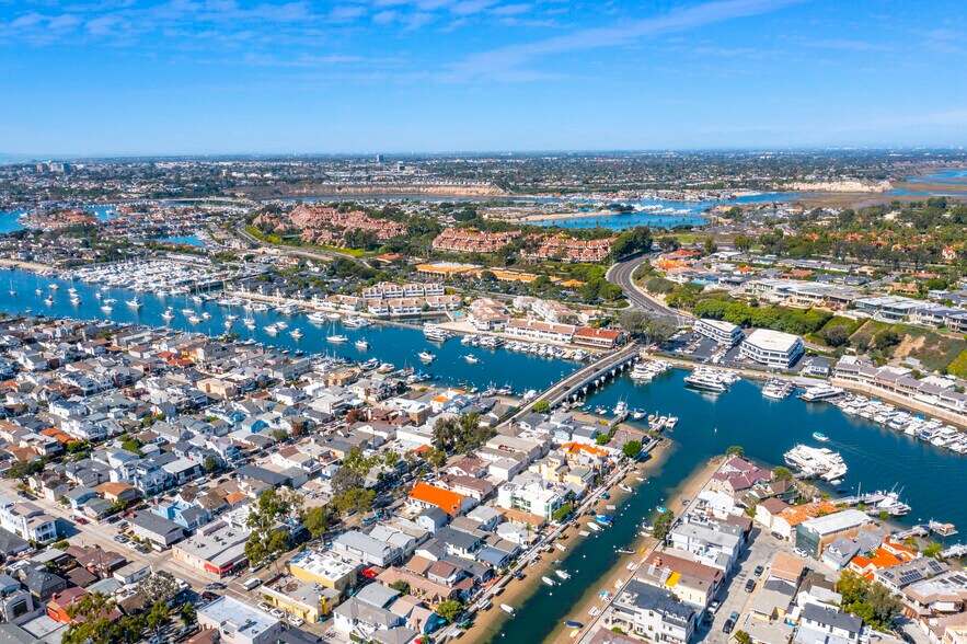 More Photos Of 322 Marine Ave, Newport Beach Freestanding For Lease