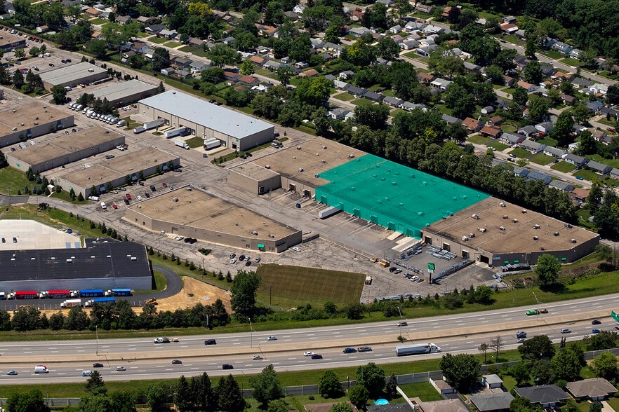 More Photos Of 990-1030 Freeway Dr N, Columbus Warehouse For Lease