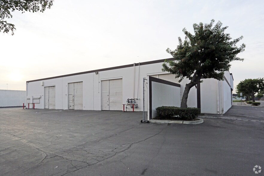 More Photos Of 8201 Orangethorpe Ave, Buena Park Warehouse For Lease