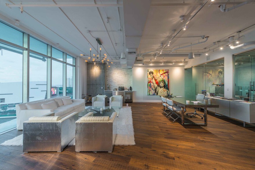 More Photos Of 900-990 Biscayne Blvd, Miami Apartments For Sale
