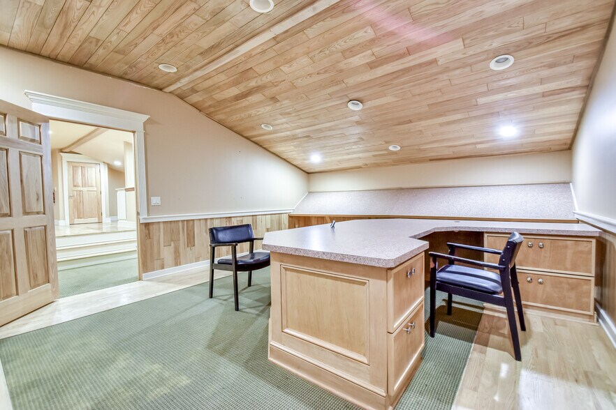 More Photos Of 4199 Main St, Perry Flex For Sale