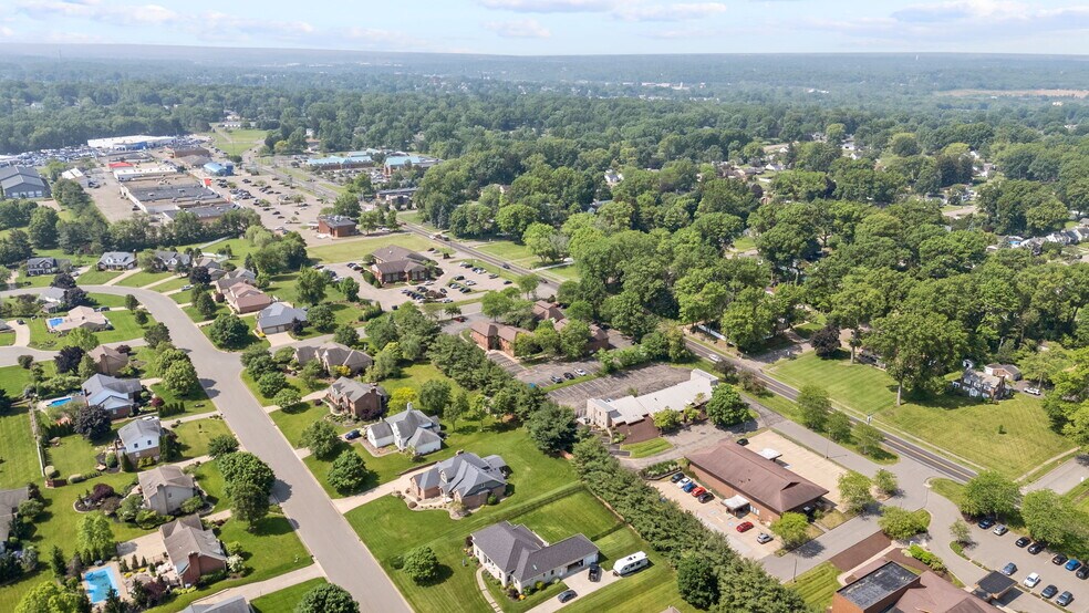 More Photos Of 2400 Wales Ave NW, Massillon Office For Lease