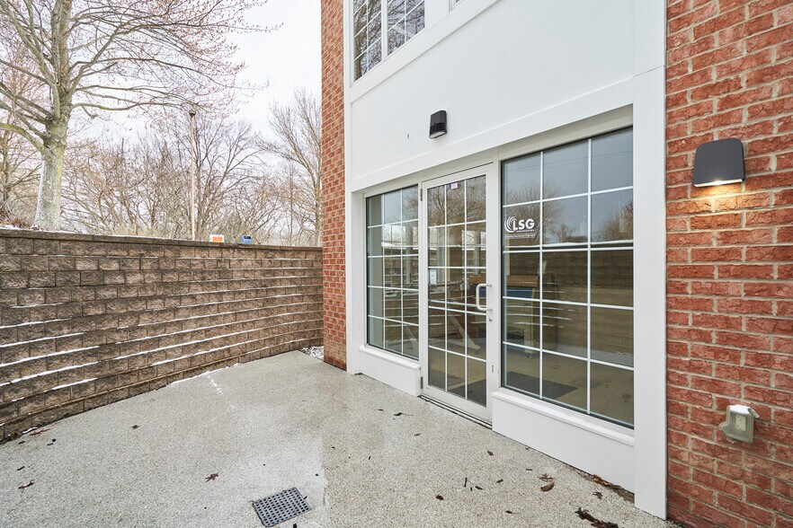 Primary Photo Of 799 White Pond Dr, Akron Office For Lease